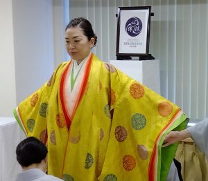 着装道宮島流衣紋会の講座が、小林豊子きもの学院札幌本校で開講され 